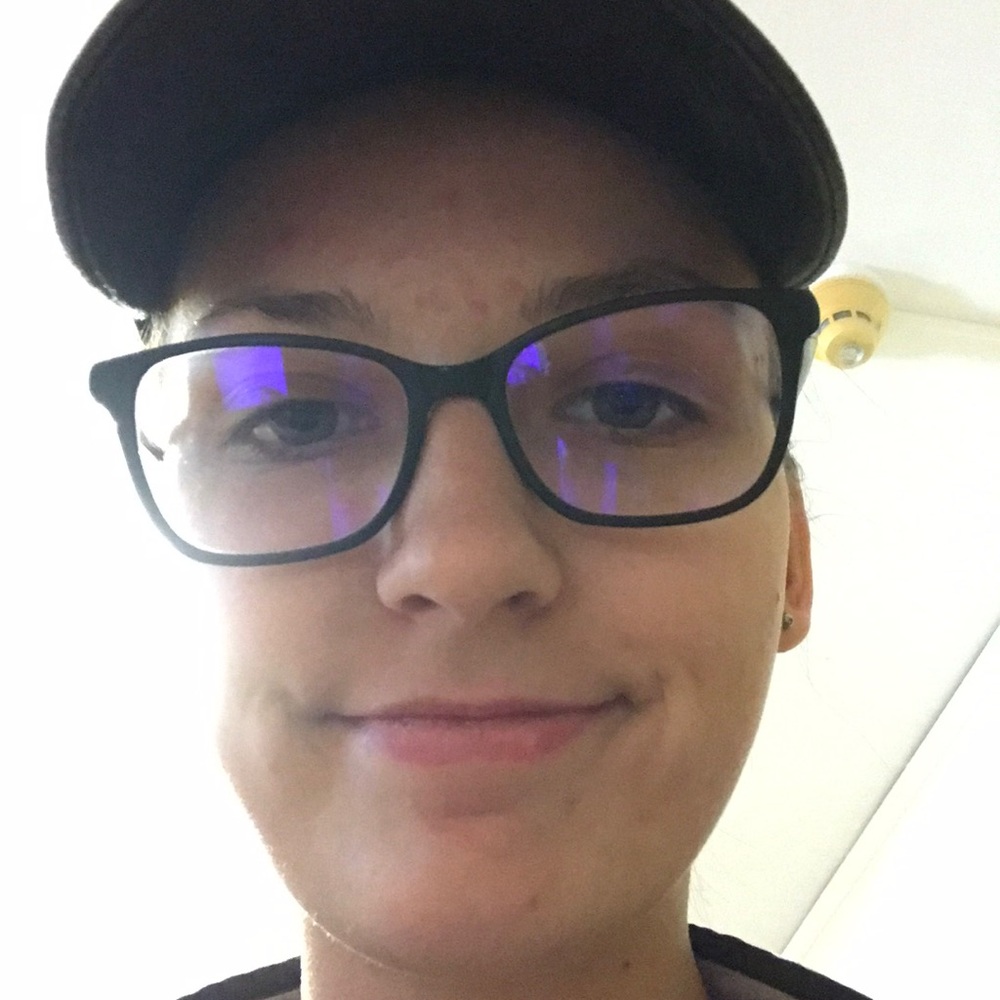 Meet your Posher, Nicole